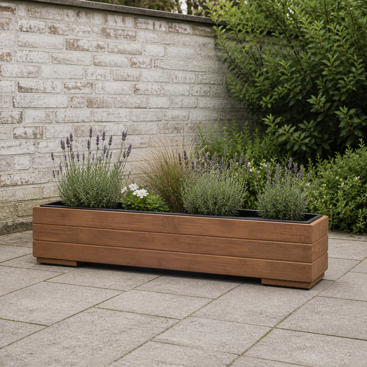Houten balkonplantenbak 82 cm walnoot met uitneembare binnenbak in Nederlandse tuin 